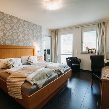 Wein- Und Gaestehaus Schwaab&Sohn Erden Esterno foto