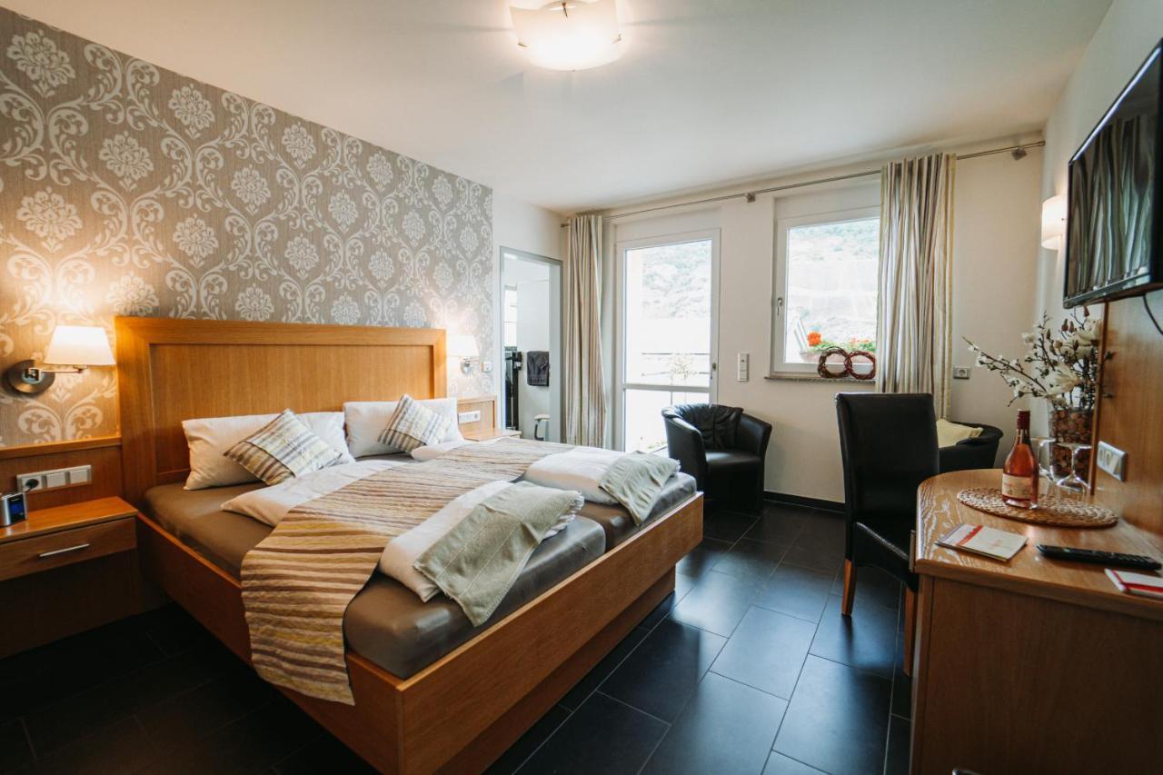 Wein- Und Gaestehaus Schwaab&Sohn Erden Esterno foto