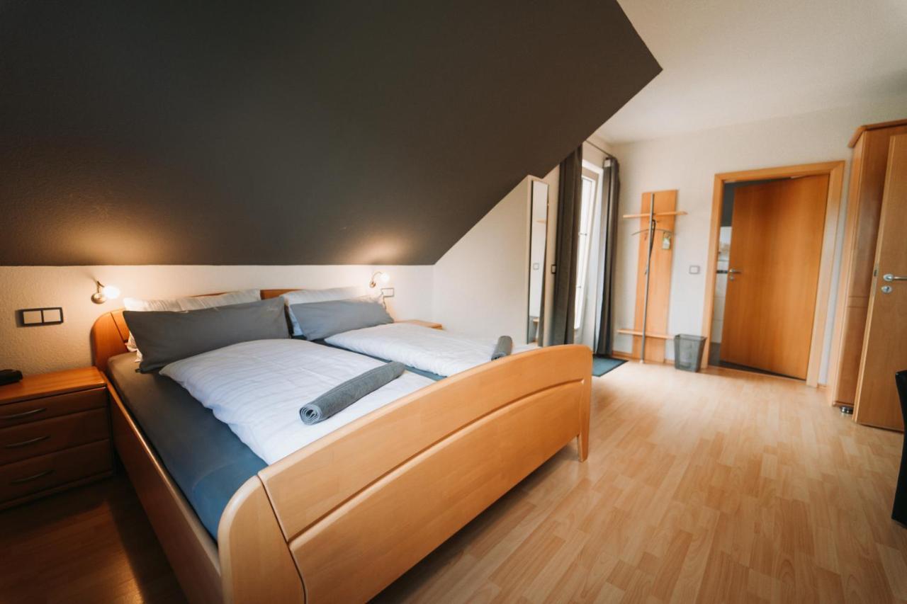 Wein- Und Gaestehaus Schwaab&Sohn Erden Esterno foto
