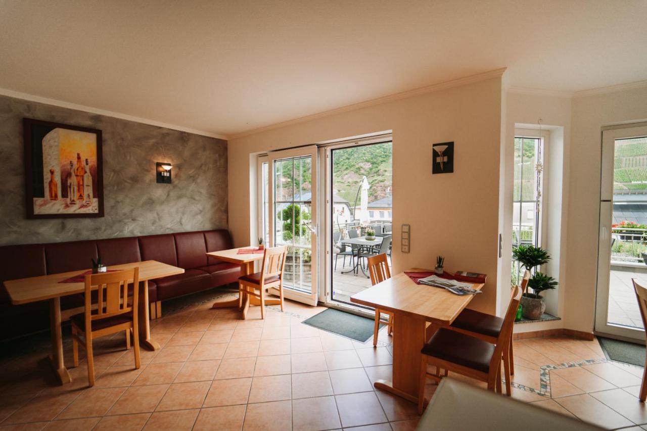 Wein- Und Gaestehaus Schwaab&Sohn Erden Esterno foto