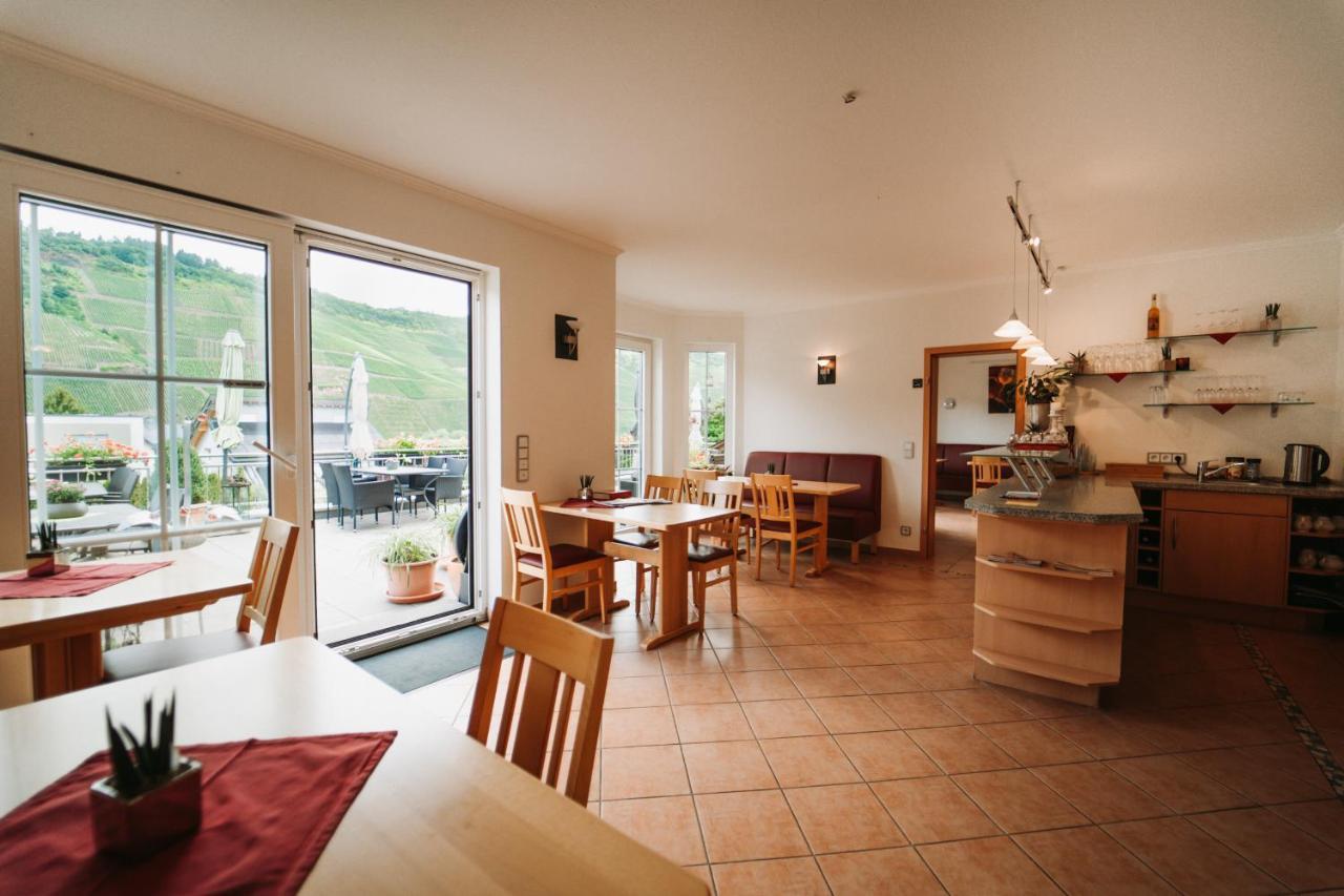 Wein- Und Gaestehaus Schwaab&Sohn Erden Esterno foto